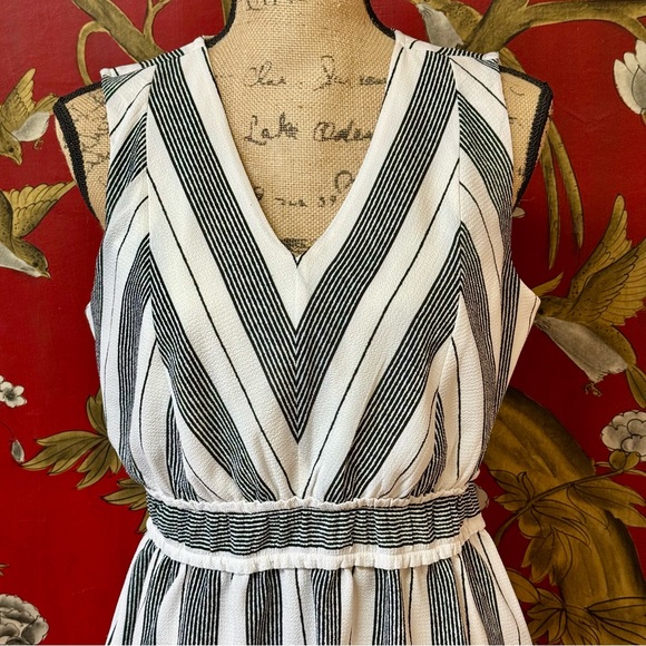 Women’s “MONTEAU” Dressy Sleeveless Top | #J17 - Picture 4 of 10